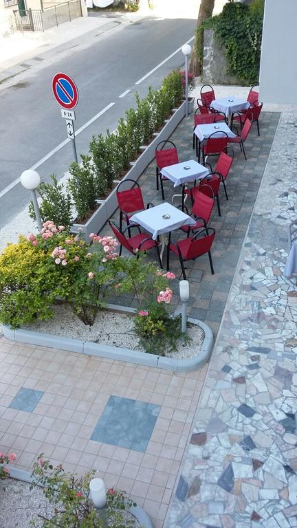 Hotel Ancora Cesenatico Exteriör bild